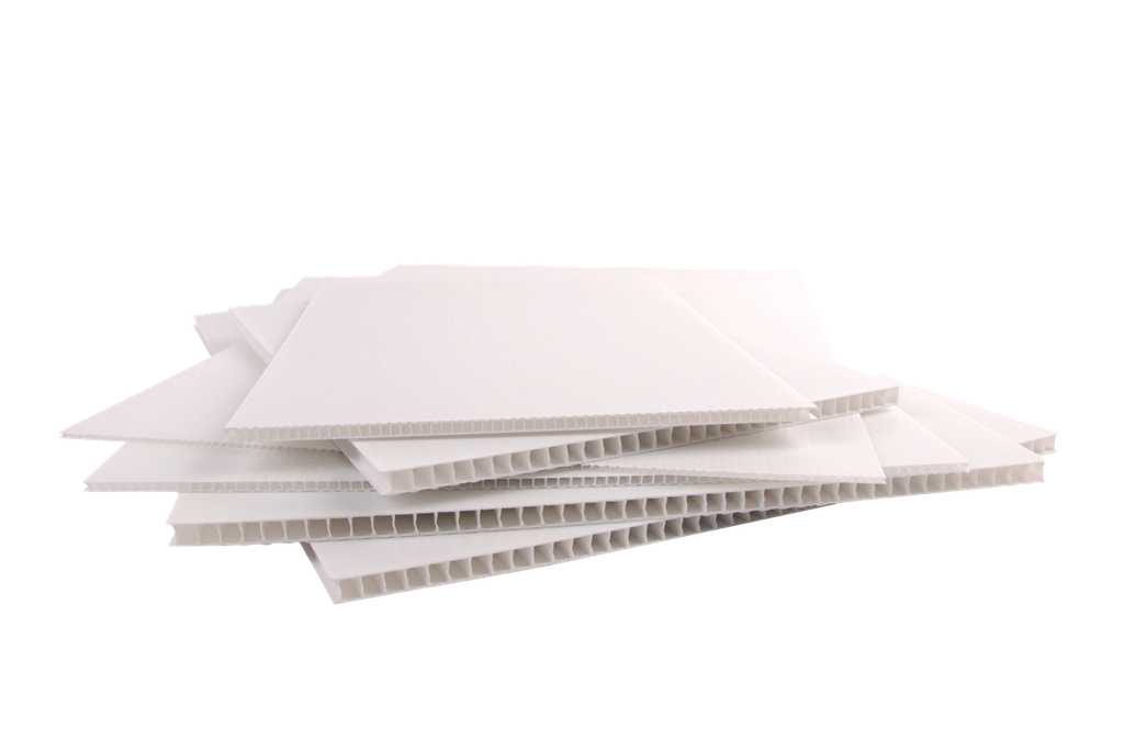 Kennomuovilevy 5mm kuultava 2400// x 1200 (210kpl / paali)